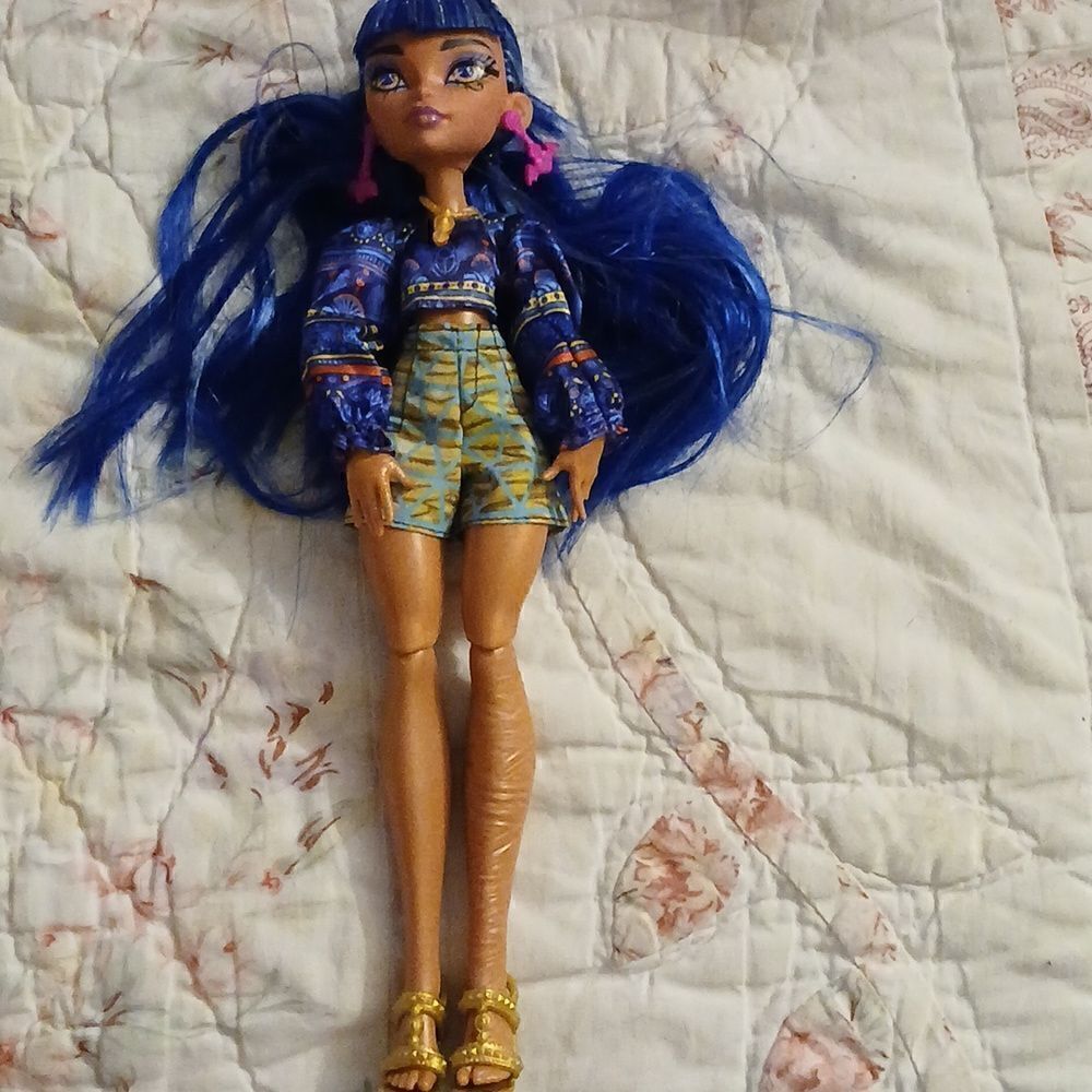Monster High  - Picture 3 of 3